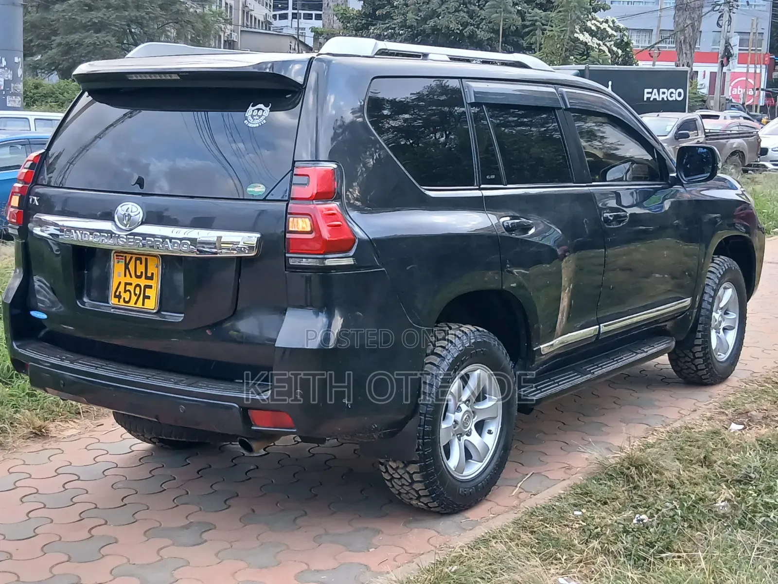 Toyota Land Cruiser Prado 2011 Black