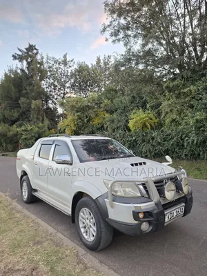 Toyota Hilux 3.0 D-4D 4x4 2014 White