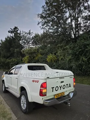 Toyota Hilux 3.0 D-4D 4x4 2014 White