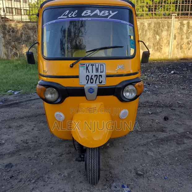 Piaggio Scooter 2024 Yellow - thumbnail 2