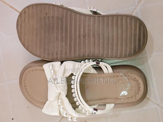 Ladies Sandles - thumbnail 3