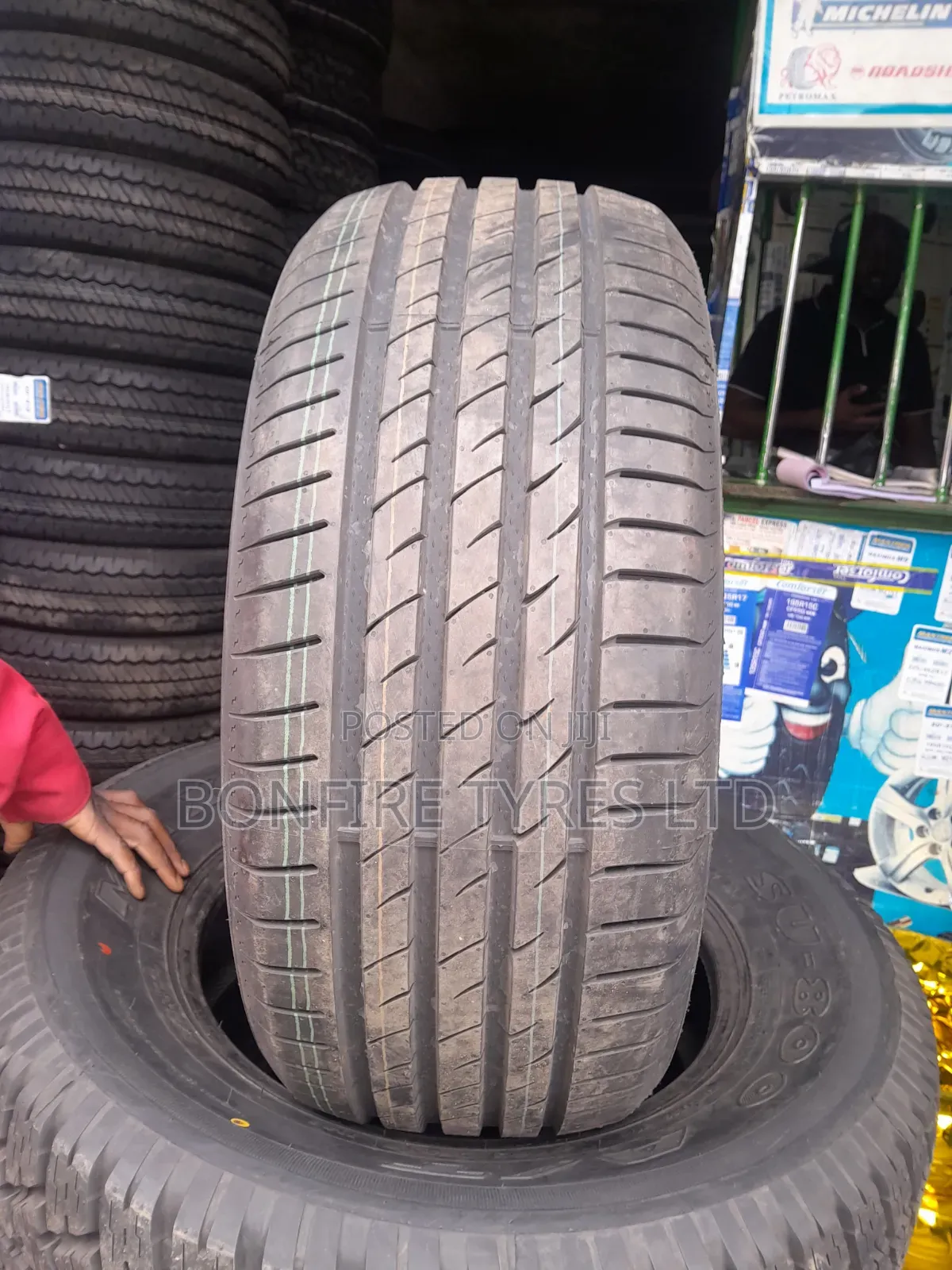 245/45r18 Maxtrek