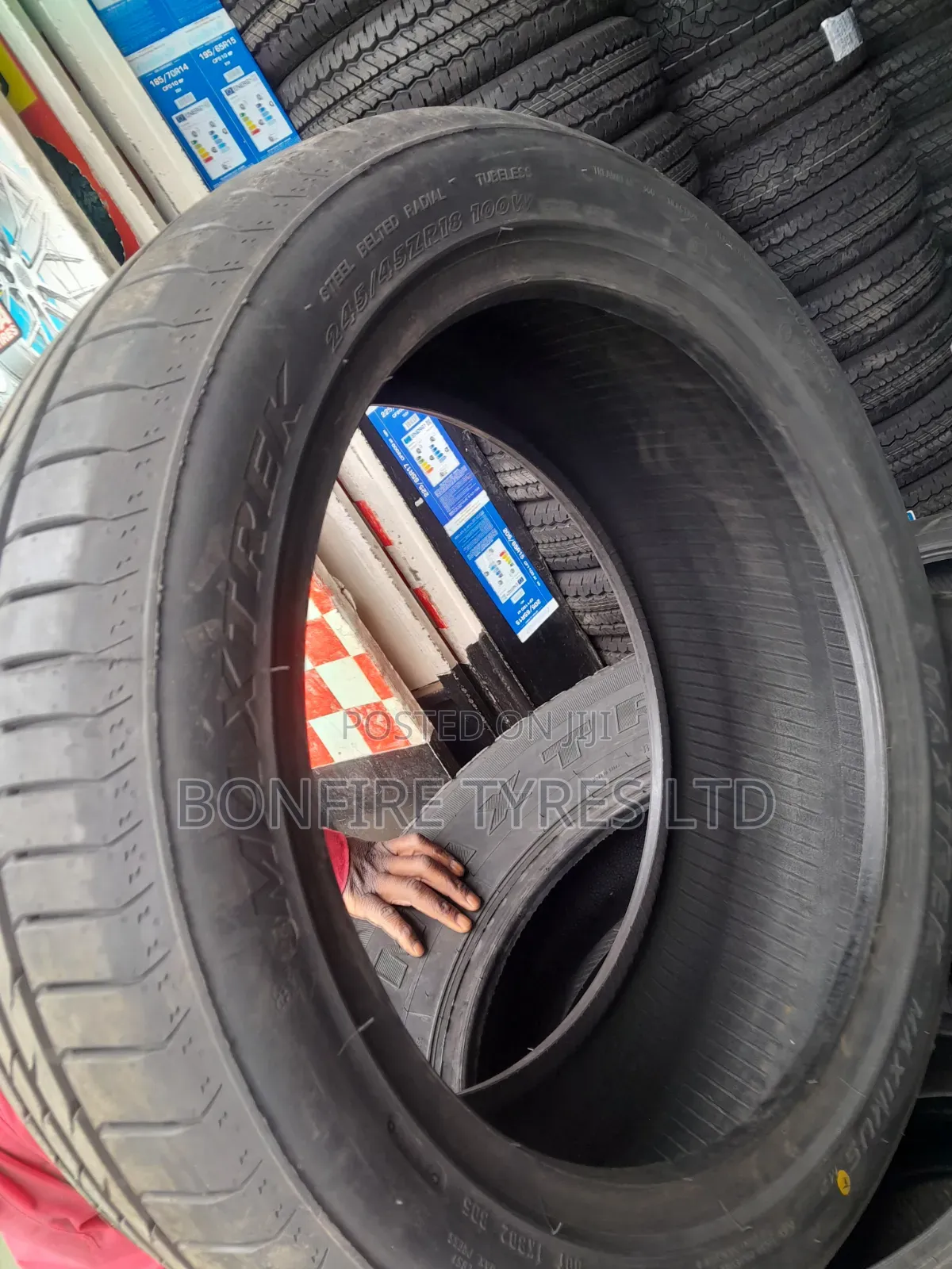 245/45r18 Maxtrek
