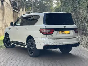 Nissan Patrol 2016 White
