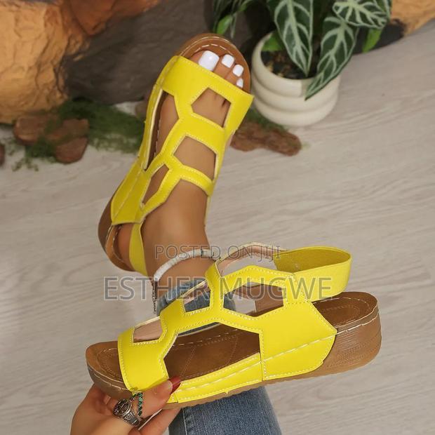 Hey I Sell Quality Shoes. Check Me Out - thumbnail 2