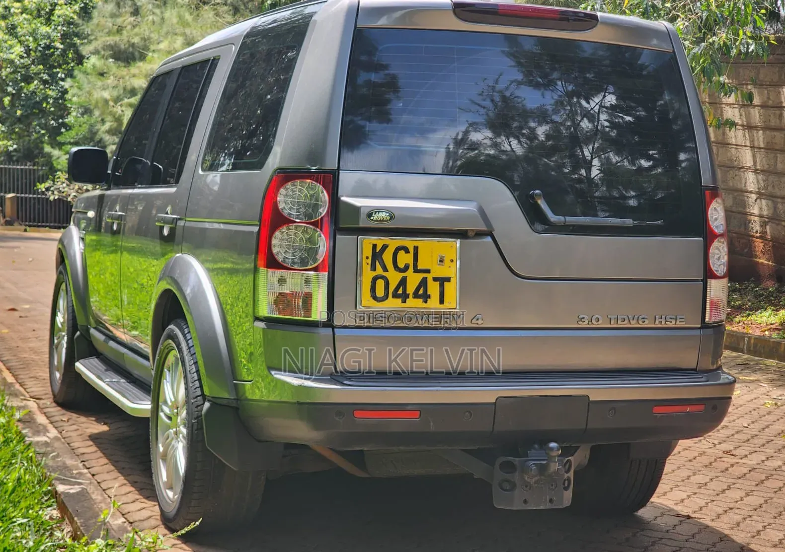 Land Rover Discovery 2010 Gray