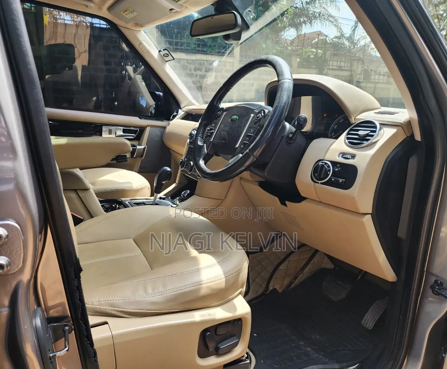 Land Rover Discovery 2010 Gray