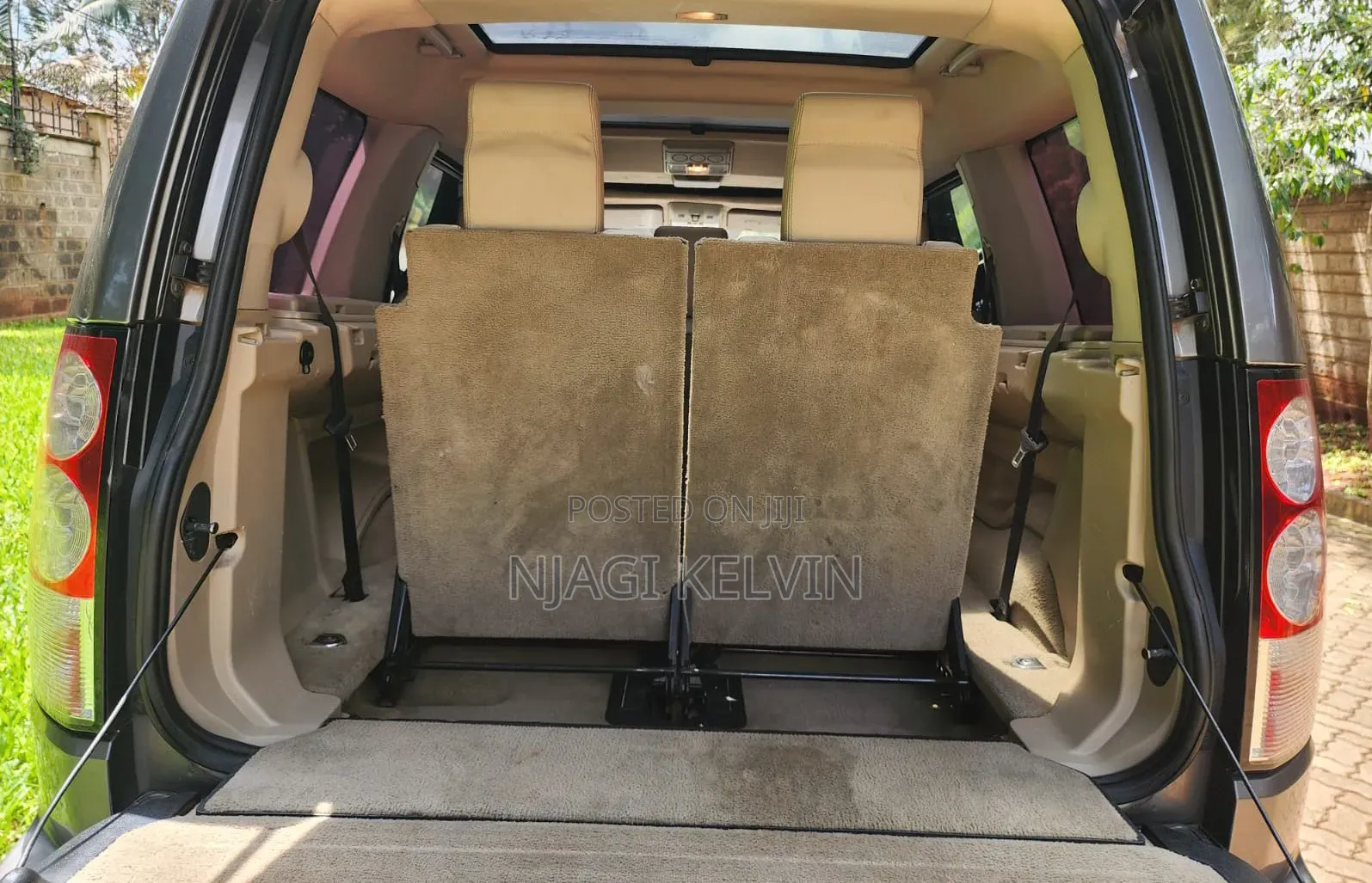 Land Rover Discovery 2010 Gray
