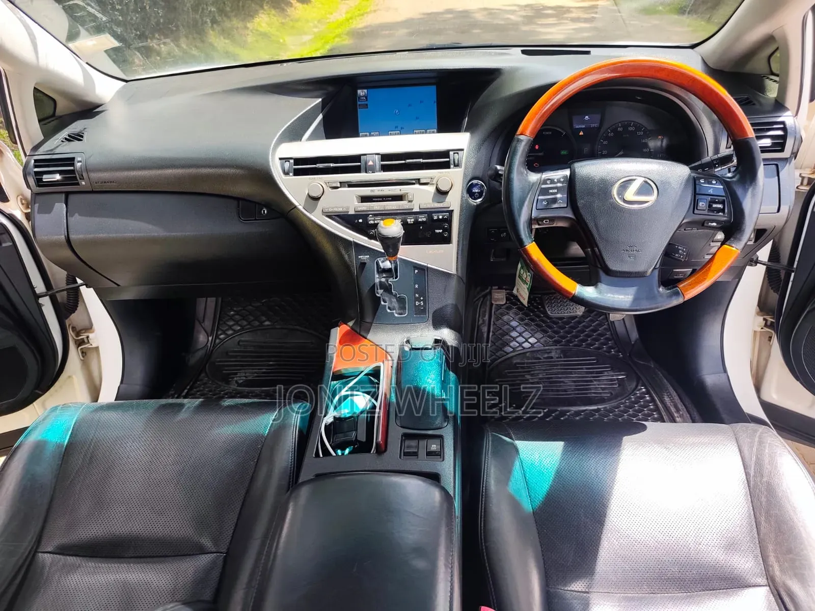 Lexus RX 450H FWD 2012 White