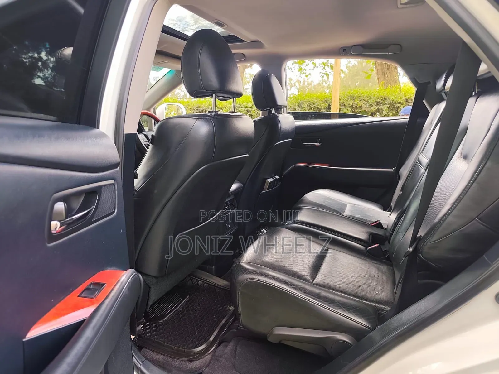 Lexus RX 450H FWD 2012 White
