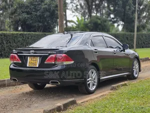 Toyota Crown 2012 Black