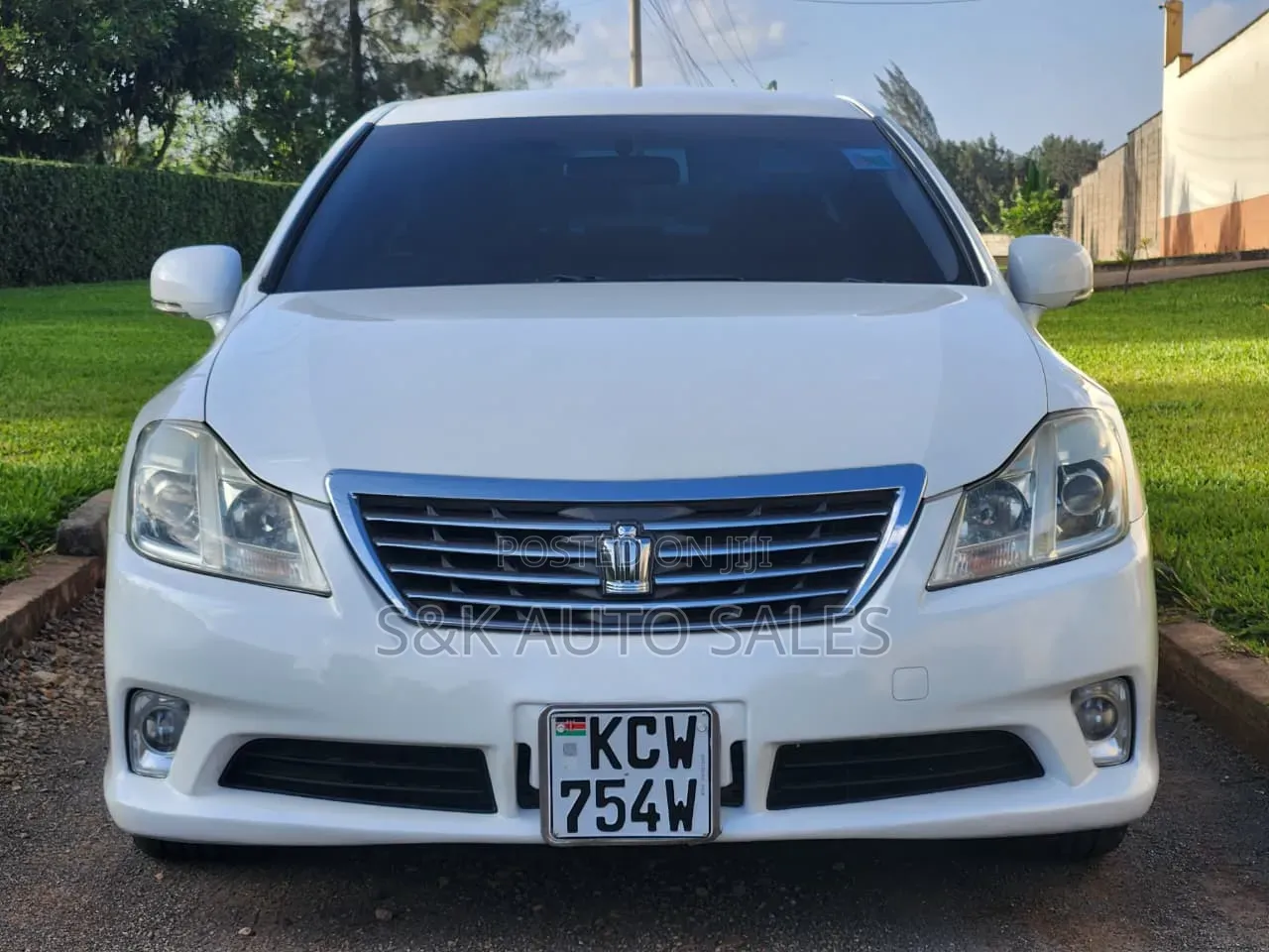 Toyota Crown 2012 White