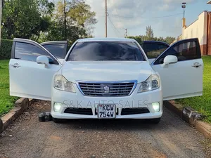 Toyota Crown 2012 White