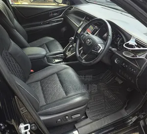 Toyota Harrier 2.0 2018 Black