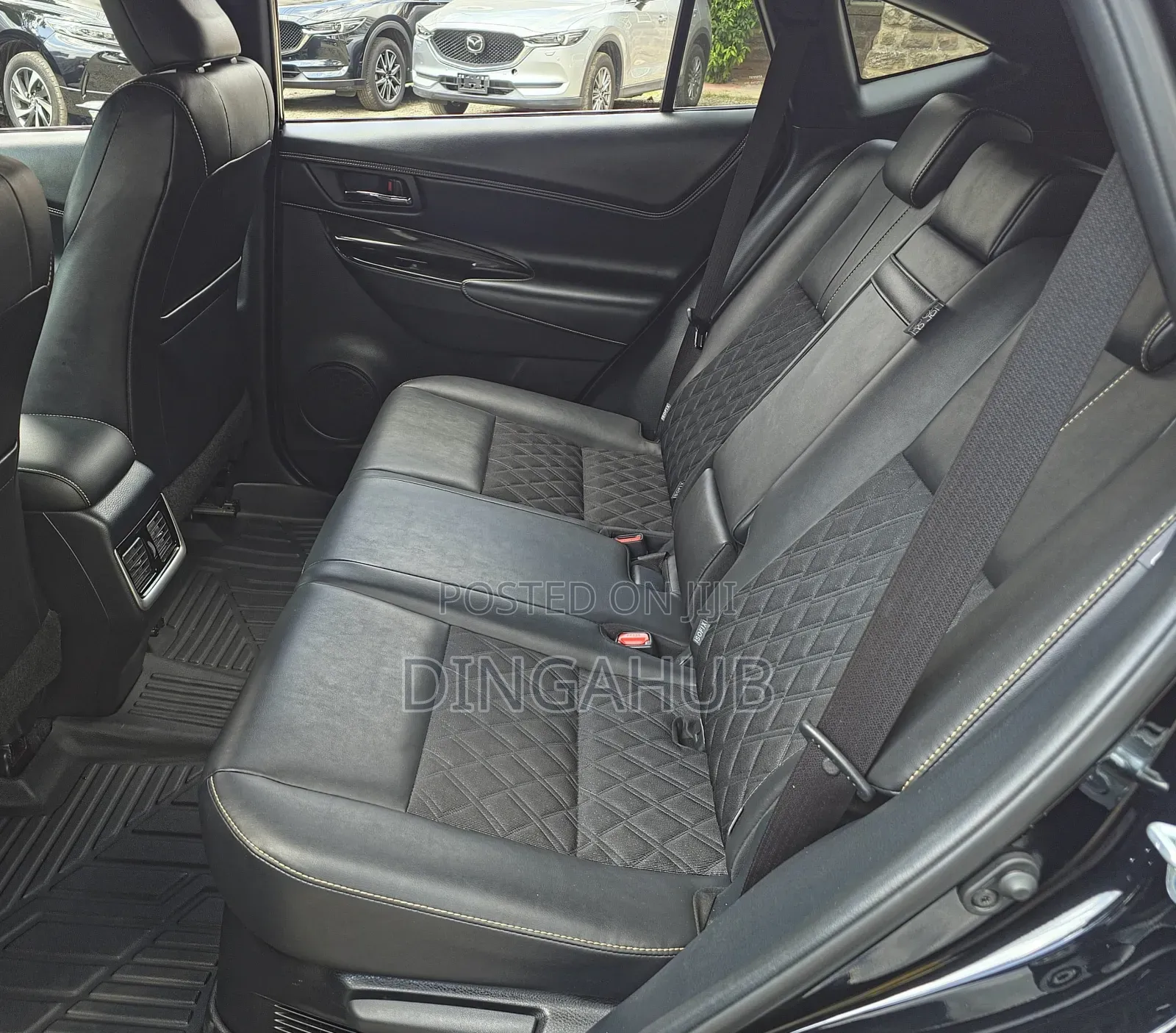 Toyota Harrier 2.0 2018 Black