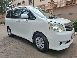 Toyota Noah 2010 White