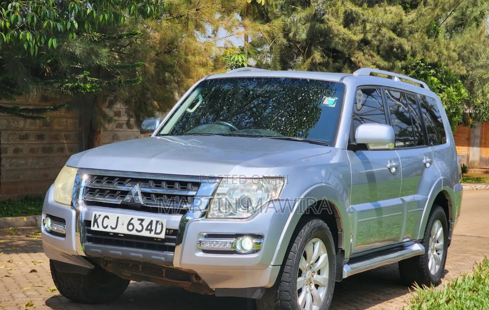 Mitsubishi Pajero 2010 Silver
