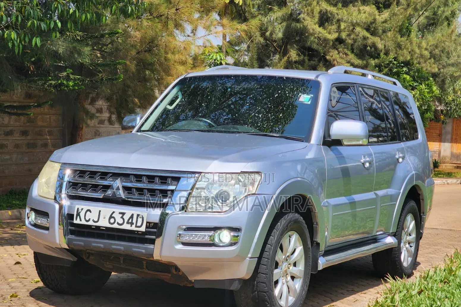 Mitsubishi Pajero 2010 Silver