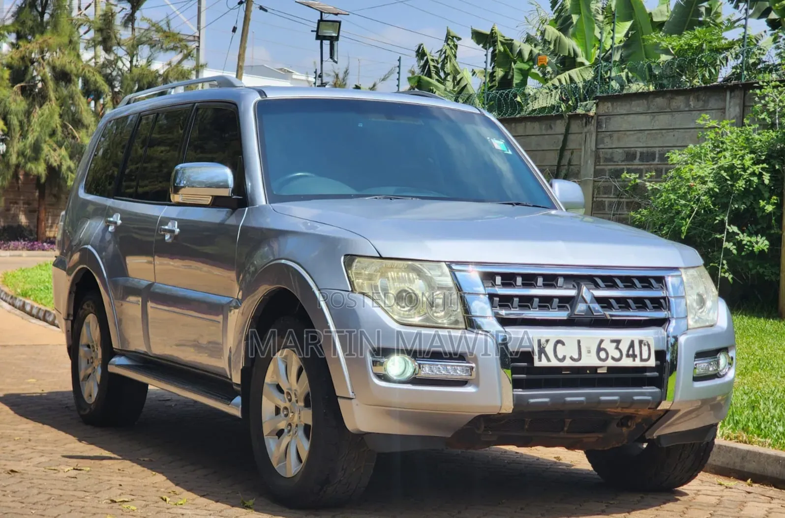 Mitsubishi Pajero 2010 Silver