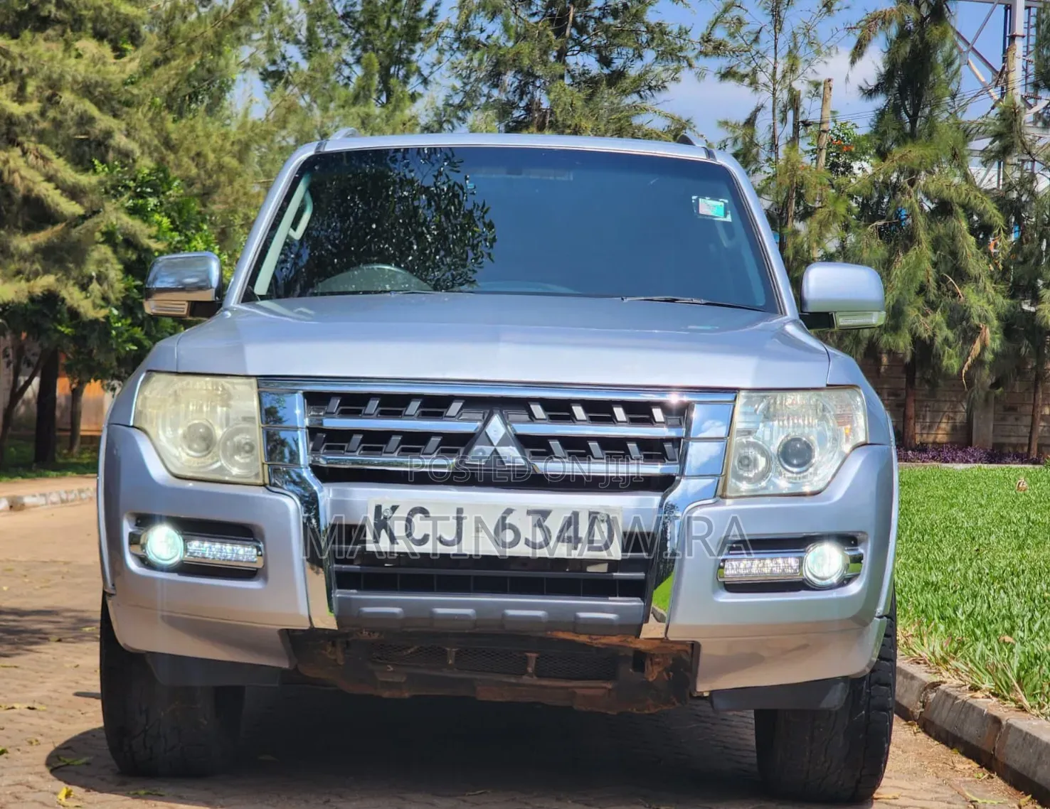 Mitsubishi Pajero 2010 Silver