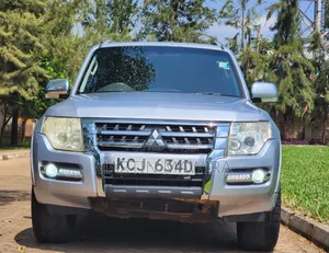 Mitsubishi Pajero 2010 Silver