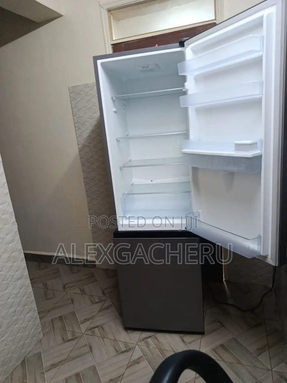 268 Litre Hisense Fridge With Bottom Freezer