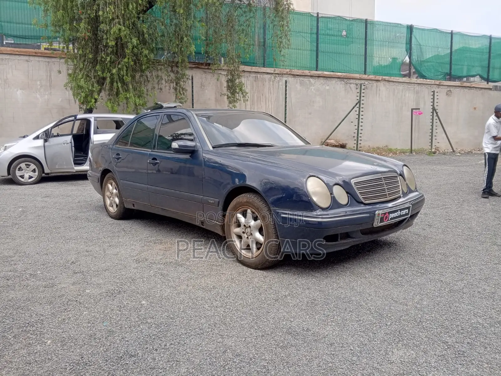 Mercedes-Benz E350 2000 Blue