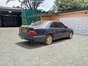 Mercedes-Benz E350 2000 Blue