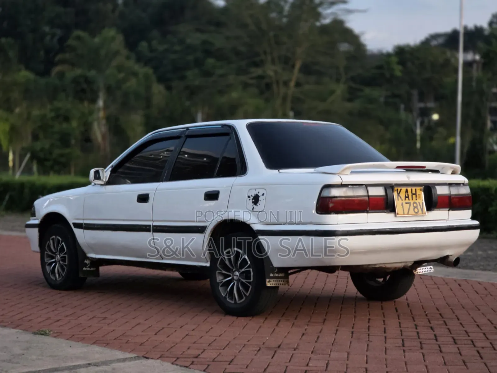 Toyota Corolla 1999 White