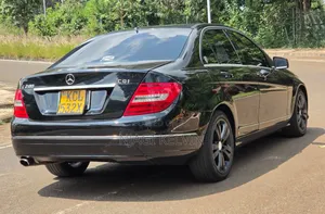 Mercedes-Benz C200 2010 Black