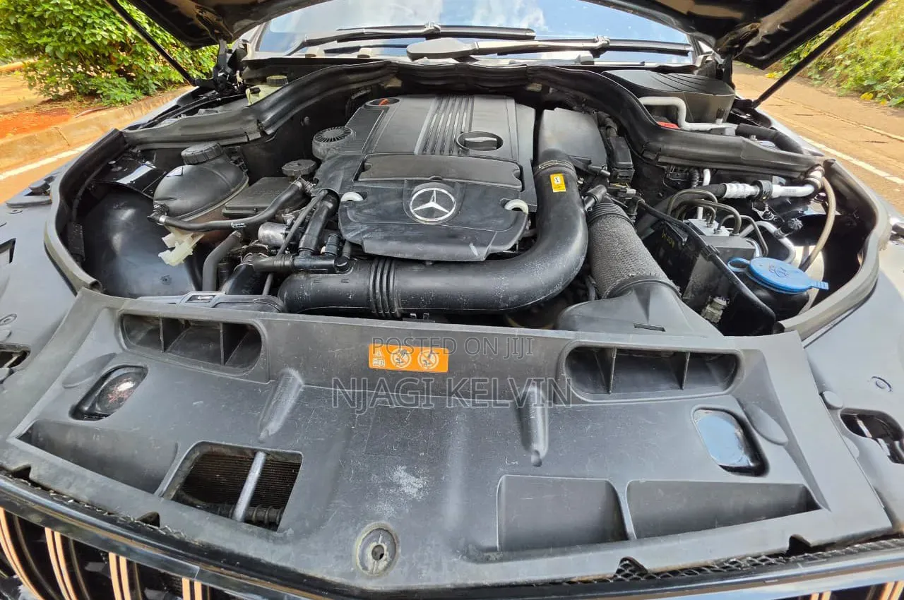 Mercedes-Benz C200 2010 Black