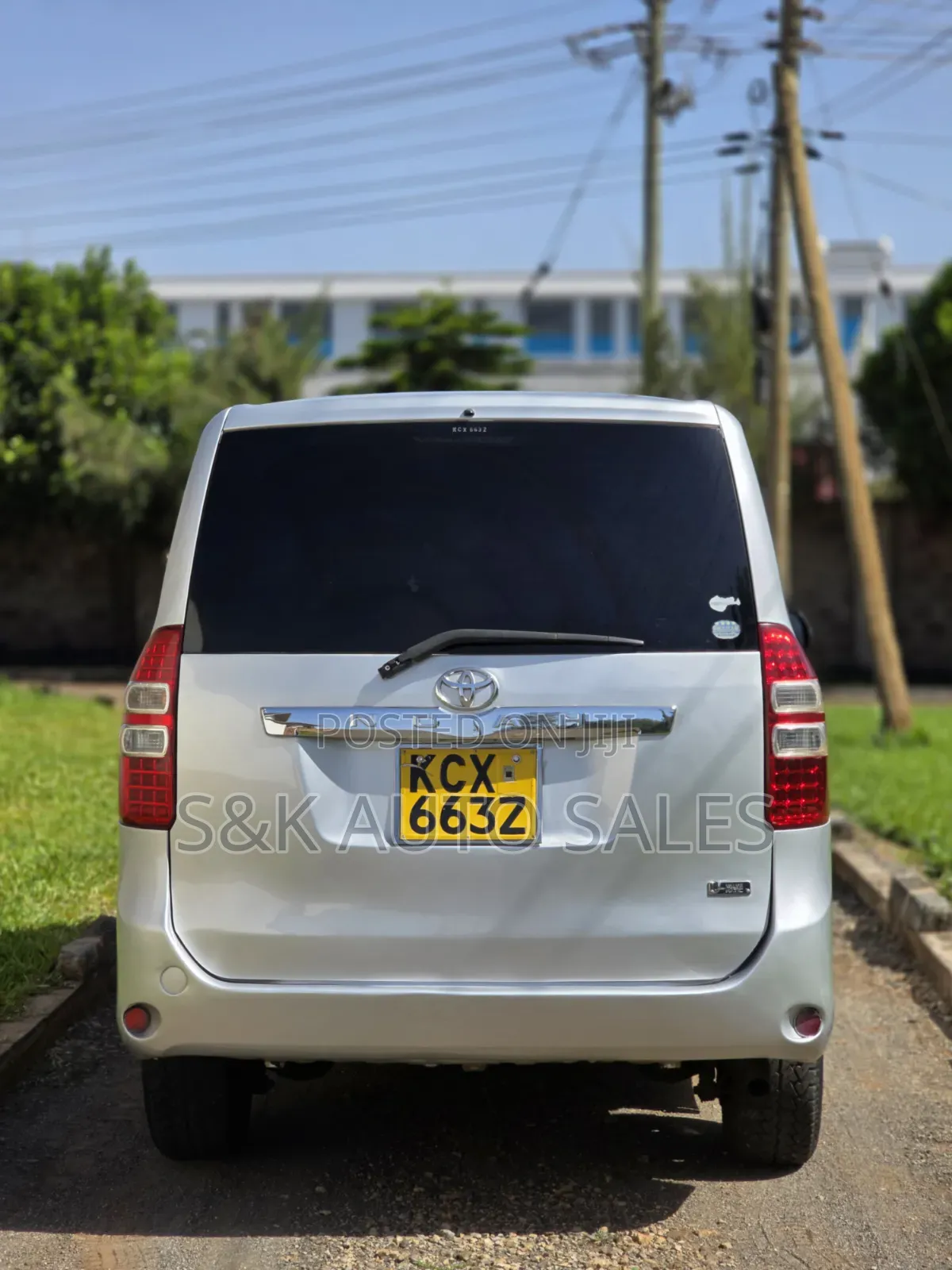 Toyota Noah 2012 Silver