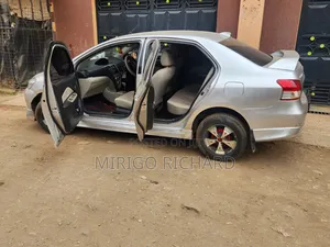Toyota Belta 2007 Silver