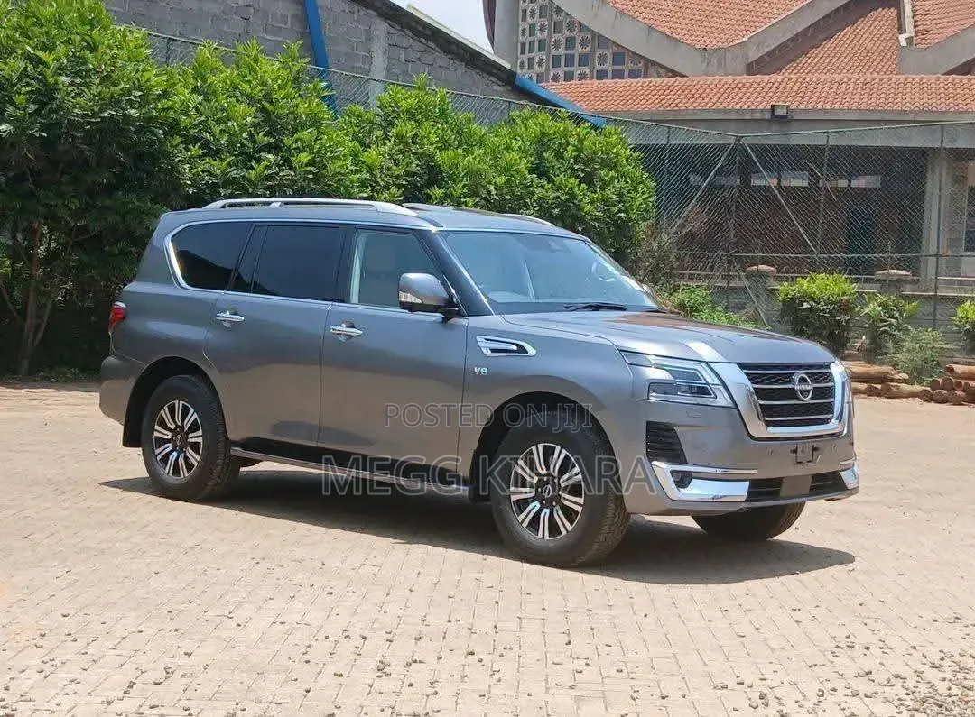 Nissan Patrol 2022 Silver