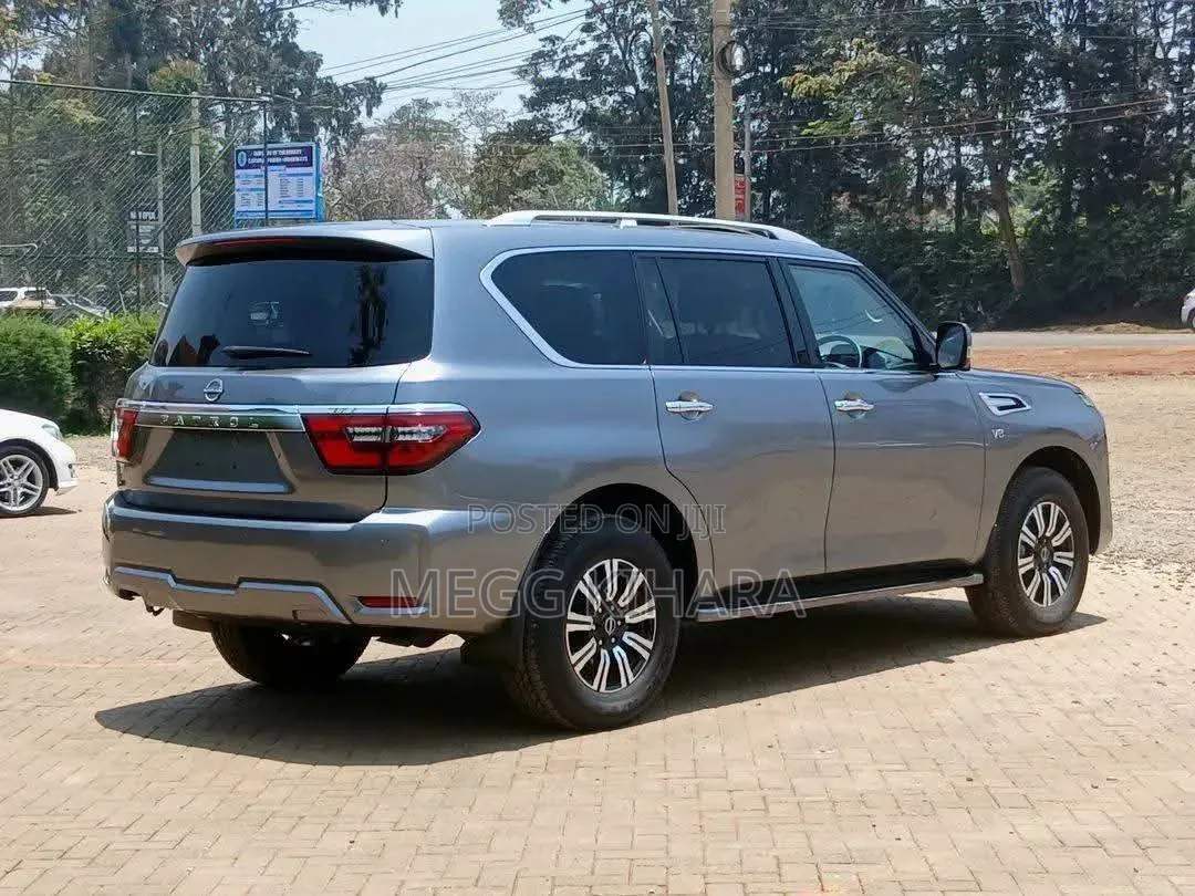 Nissan Patrol 2022 Silver