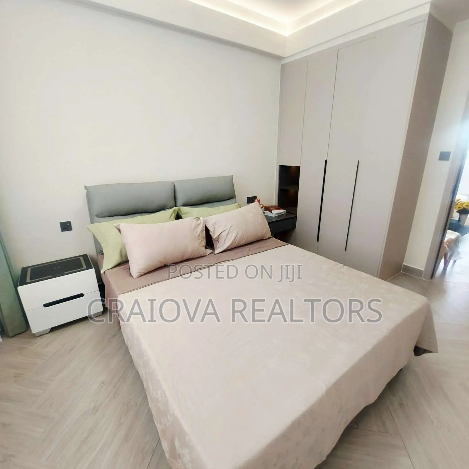 3bdrm Apartment in Hotel 67 Area for sale