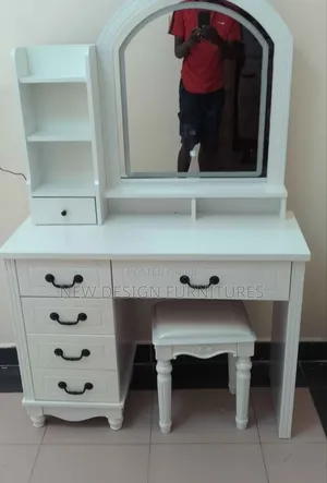 Dressing Table With Mirror