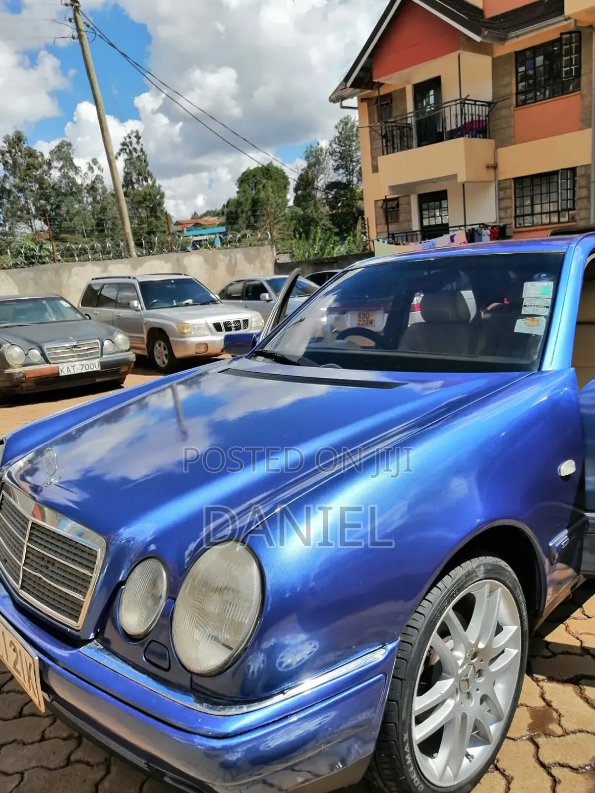 Mercedes-Benz E200 1997 Blue