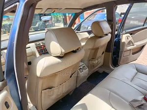 Mercedes-Benz E200 1997 Blue