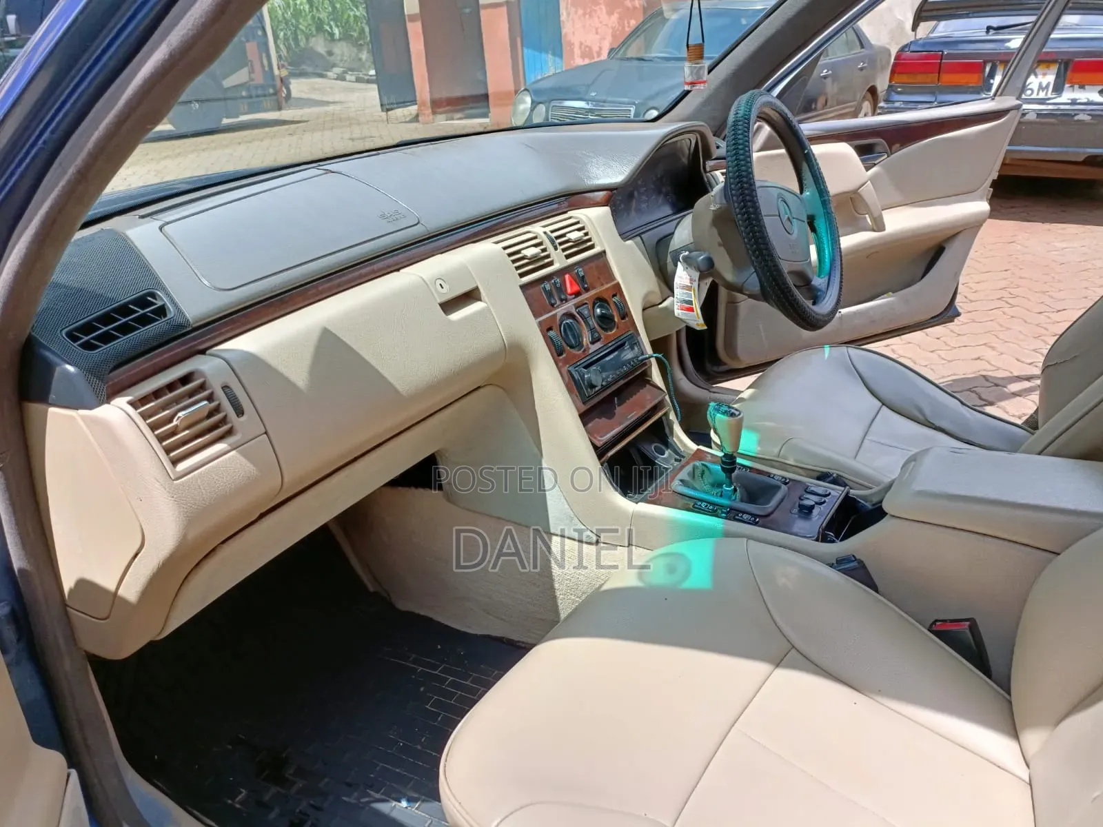 Mercedes-Benz E200 1997 Blue
