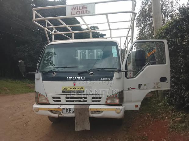 Isuzu NPR 2010 White - thumbnail 3