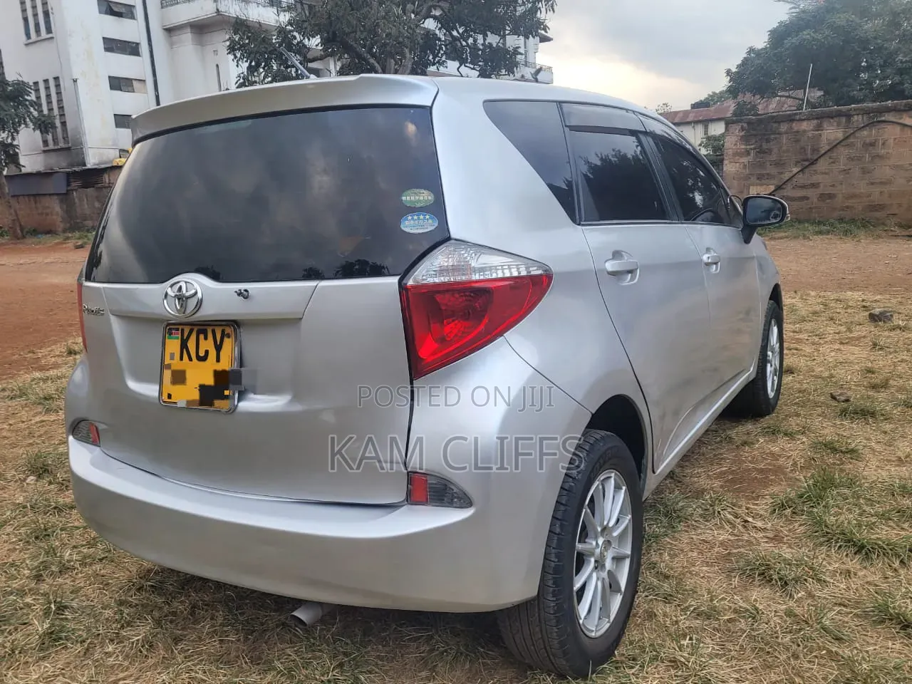 Toyota Ractis 2013 Silver