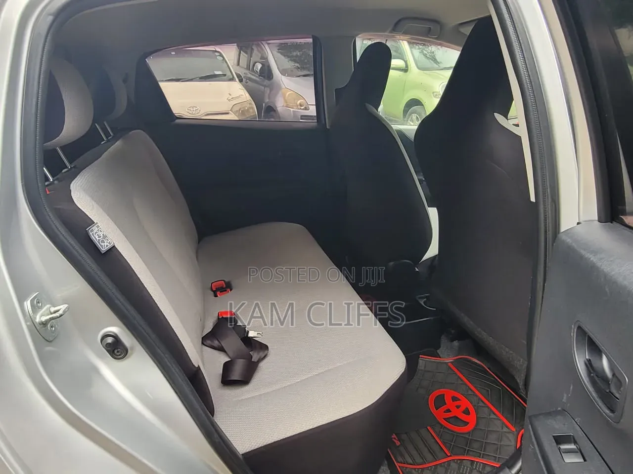 Toyota Vitz 2011