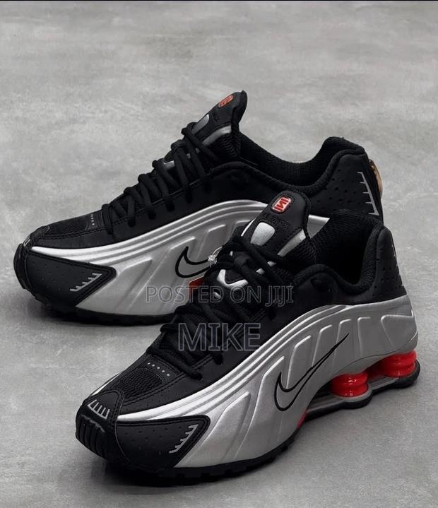 Nike Shocks - thumbnail 2