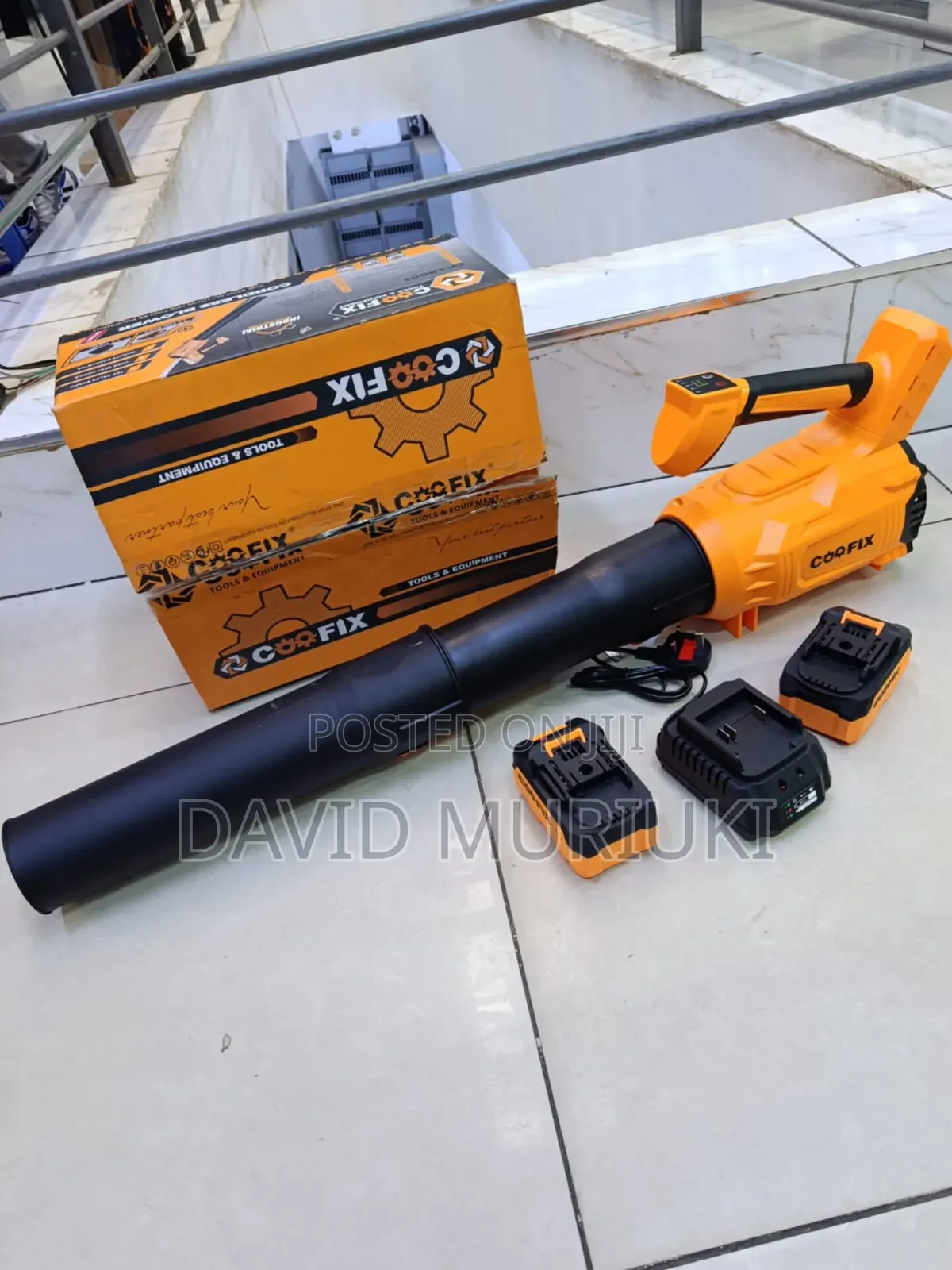 Coofix Cordless Electric Blower With Rechargeable Batteries.