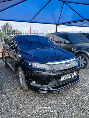 Toyota Harrier 2.0 2017 Black