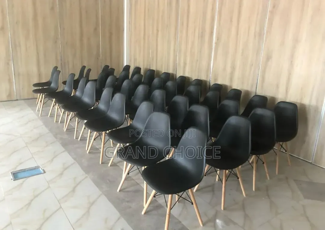 Black Eames Chairs With Wooden Leg