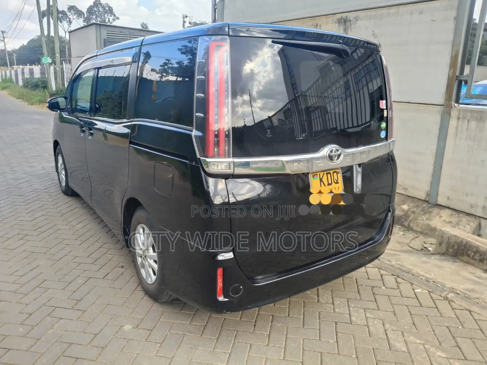 Toyota Noah 2018 Black