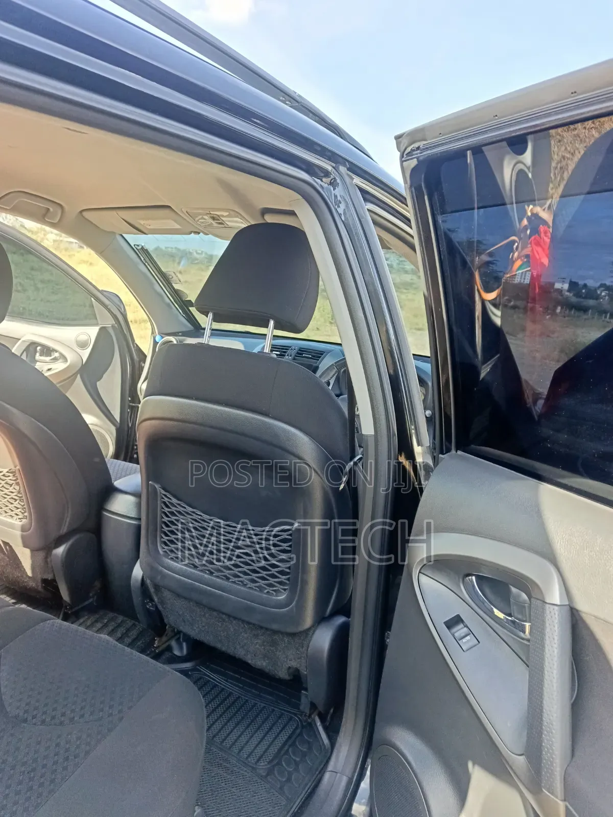 Toyota Vanguard 2012 Black
