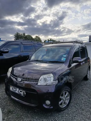 Toyota Sienta 1.5 FWD 2012 Maroon
